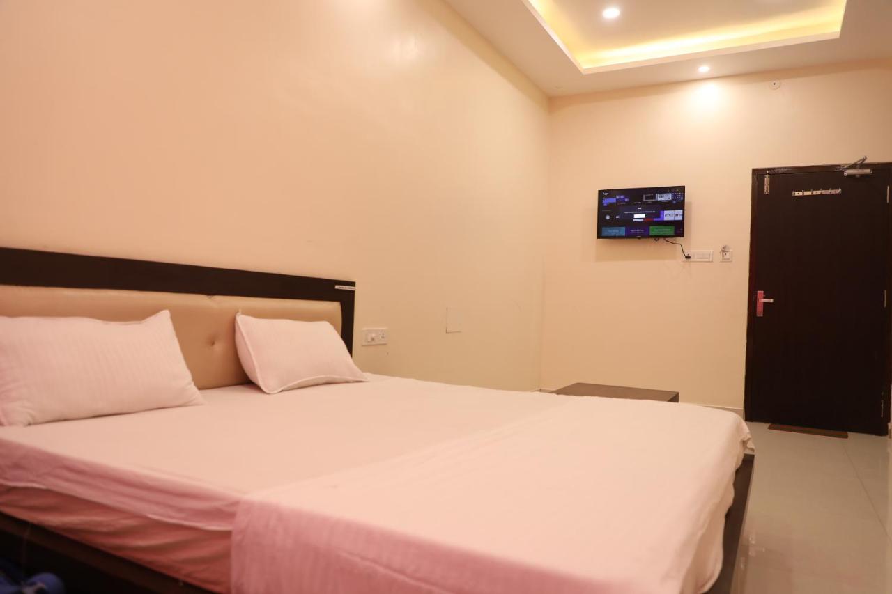 Hotel Shri Siddhivinayak Bina-Etawa 外观 照片