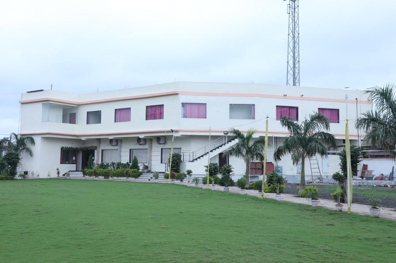 Hotel Shri Siddhivinayak Bina-Etawa 外观 照片