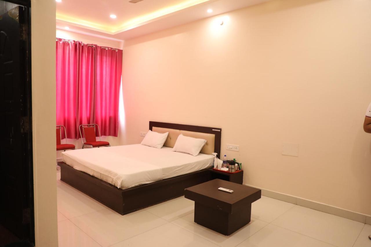 Hotel Shri Siddhivinayak Bina-Etawa 外观 照片